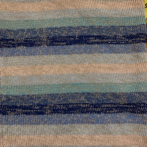 Beautiful knitted mini skirt - Picture 4 of 7